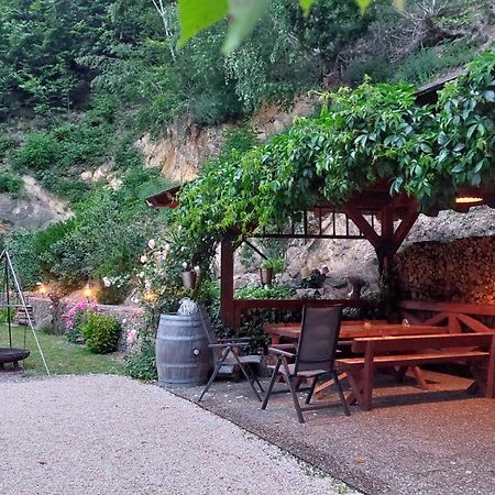 Gaestehaus Gerhardt Schweigen-Rechtenbach Εξωτερικό φωτογραφία