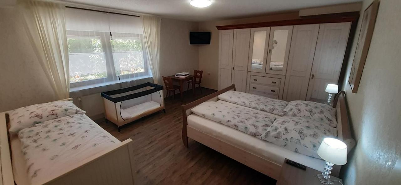 Gaestehaus Gerhardt Schweigen-Rechtenbach Εξωτερικό φωτογραφία